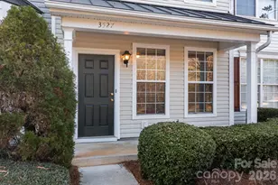 3527 Creeping Flora Ln, Charlotte, NC 28216 - Photo 4