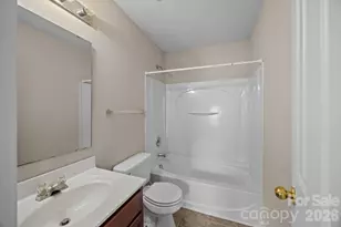 3527 Creeping Flora Ln, Charlotte, NC 28216 - Photo 32