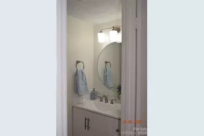 1300 Larchmont Place #402, Salisbury, NC 28144 - Photo 4