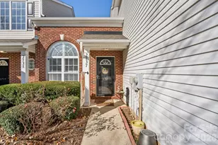 2737 Mill Valley Ct, Matthews, NC 28105 - Photo 2