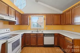 7307 Morris Pond Dr, Charlotte, NC 28227 - Photo 6