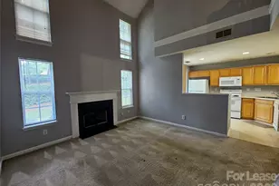 10035 University Park Ln, Charlotte, NC 28213 - Photo 2