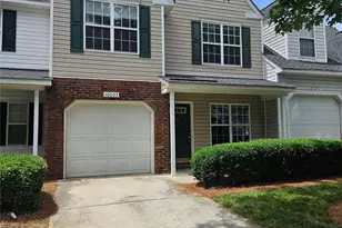 10035 University Park Ln, Charlotte, NC 28213 - Photo 4