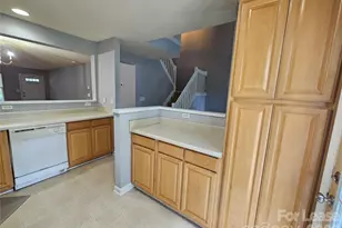 10035 University Park Ln, Charlotte, NC 28213 - Photo 10