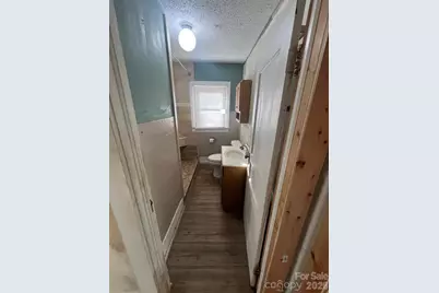 5167 US 221 Highway N, Marion, NC 28752 - Photo 14