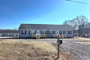 1009 E Airline St, Gastonia, NC 28054 - Photo 2