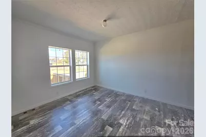 1009 E Airline Street, Gastonia, NC 28054 - Photo 6