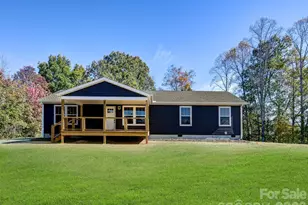 1603 Bull Creek Rd, Marshall, NC 28753 - Photo 2