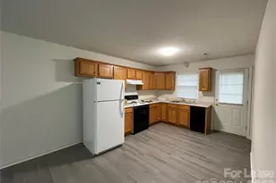 5194 Leigh Ln, Hickory, NC 28602 - Photo 4