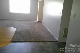 1482 14th Ave NE, Hickory, NC 28601 - Photo 2