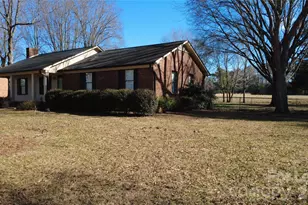 1616 Oak Trail Ln, Charlotte, NC 28216 - Photo 32