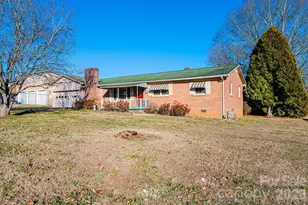 100 Carswell St, Valdese, NC 28690 - Photo 8