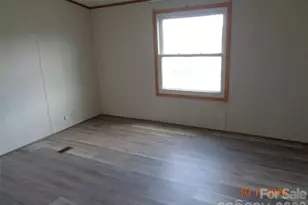 3911 Woodmont Ct, Lenoir, NC 28645 - Photo 10