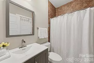 805 E 20th St, Charlotte, NC 28205 - Photo 16