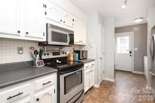 210 King George Ln, Gastonia, NC 28056 - Photo 10