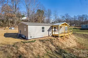 77 Geiranger Dr, Clyde, NC 28721 - Photo 2