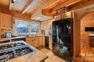 270 Admiration Ct, Waynesville, NC 28785 - Photo 6