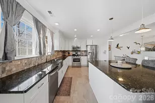 6719 Lakeview Terrace, Hickory, NC 28601 - Photo 8