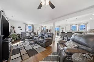 6719 Lakeview Terrace, Hickory, NC 28601 - Photo 14