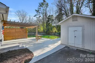 1434 Edgewater Dr, Charlotte, NC 28210 - Photo 14