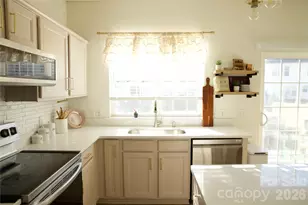 2319 Arbor Vista Dr, Charlotte, NC 28262 - Photo 14