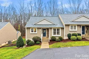 423 19th Ave Ct NE, Hickory, NC 28601 - Photo 2