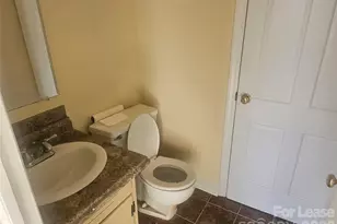 252 5th Ave NE, Hickory, NC 28601 - Photo 12