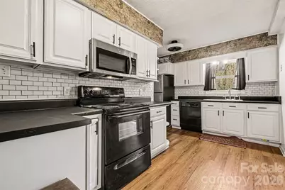 6102 Honeysuckle Lane, Charlotte, NC 28212 - Photo 6