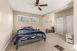 6102 Honeysuckle Ln, Charlotte, NC 28212 - Photo 10