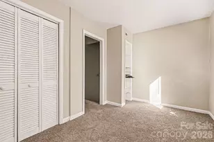 6102 Honeysuckle Ln, Charlotte, NC 28212 - Photo 14