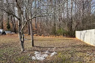 833 Dennis St, Troy, NC 27371 - Photo 4