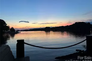 154 Pin Oak Ln, Mooresville, NC 28117 - Photo 2