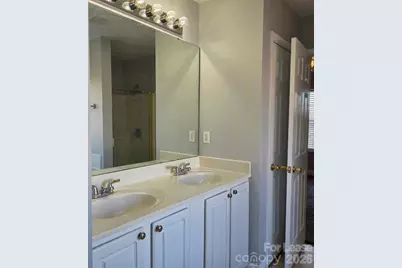 5840 Timbertop Lane, Charlotte, NC 28215 - Photo 16