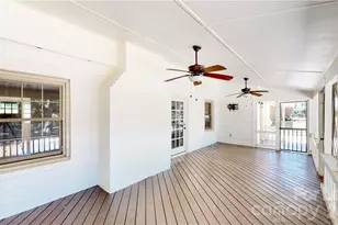 6810 Rosemary Ln, Charlotte, NC 28210 - Photo 30