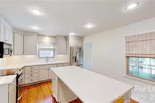 6810 Rosemary Ln, Charlotte, NC 28210 - Photo 10