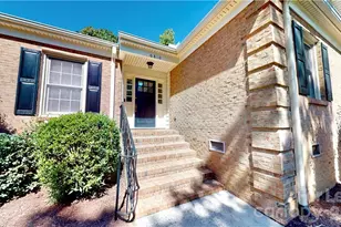 6810 Rosemary Ln, Charlotte, NC 28210 - Photo 2