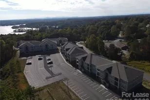 90 Riverside Dr, Hickory, NC 28601 - Photo 2