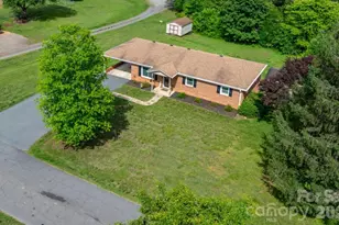 2609 Raintree St, Connelly Springs, NC 28612 - Photo 8