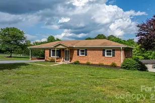 2609 Raintree St, Connelly Springs, NC 28612 - Photo 2