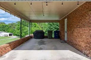 2609 Raintree St, Connelly Springs, NC 28612 - Photo 4