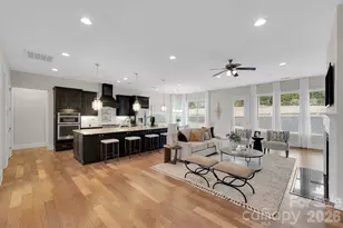 14920 High Bluff Ct, Charlotte, NC 28278 - Photo 8