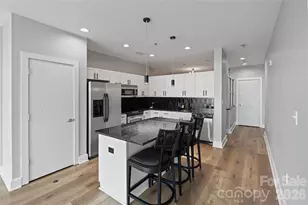 333 W Trade St, Charlotte, NC 28202 - Photo 4