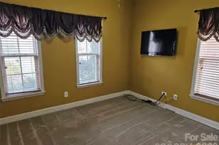 4617 Brookwood Rd, Charlotte, NC 28215 - Photo 2