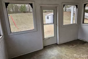 4617 Brookwood Rd, Charlotte, NC 28215 - Photo 18