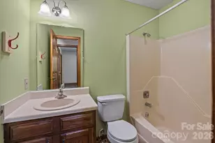 411 Overhill Dr, Hendersonville, NC 28792 - Photo 14