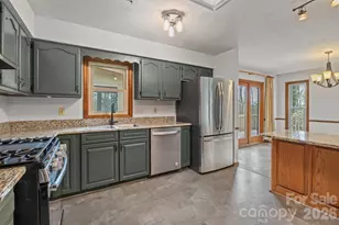 411 Overhill Dr, Hendersonville, NC 28792 - Photo 12