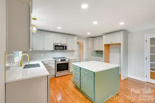 110 Scottsmoor Dr, Charlotte, NC 28214 - Photo 8