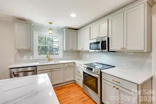 110 Scottsmoor Dr, Charlotte, NC 28214 - Photo 6