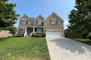 707 Five Leaf Ln, Waxhaw, NC 28173 - Photo 2