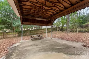 1001 Crestmere St, Charlotte, NC 28208 - Photo 34